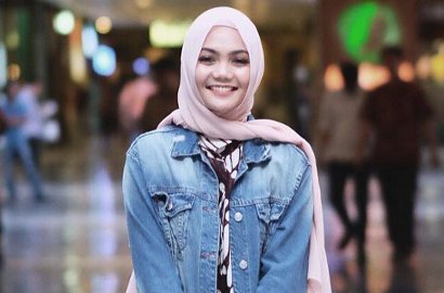 Lepas Hijab, Rina Nose Mendadak Dijauhi Rekan-Rekan Artis?