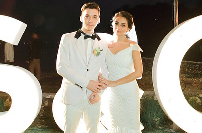 Celine Curhat Perjuangan Cinta di Ultah Nikah Pertama, Stefan Unggah Foto Mesra Cium Bibir Istri