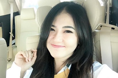 Via Vallen Buka Toko Kue, Balajaer Ayu Ting Ting Sirik  Sebut Banyak Pembeli Bayaran
