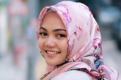 Baru Saja Dilepas, Rina Nose Ungkapkan Ingin Pakai Hijab Lagi di Masa Depan?