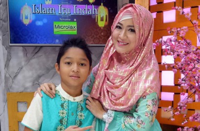 Okie Agustina Sesalkan Foto Lawas Kiesha Bareng Teman Cewek Sampai Beredar di Akun Gosip