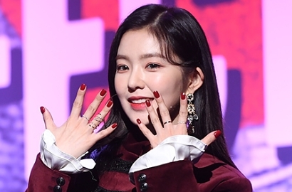 Cantik dan Seksi Pakai Atasan Beludru Serta Celana Pendek, Irene Dipuji Bak Porselen