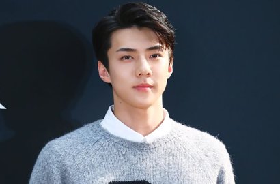 Pamer Foto Hadiri Acara Fashion di Hong Kong, Sehun Ternyata 'Ditempeli' CEO