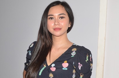 Punya Gandengan Baru, Aura Kasih Masih Rahasiakan Sosok Bule Mirip Robert Pattinson