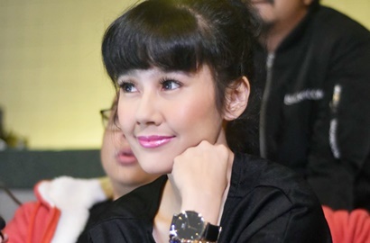 Kunjungi WO Hingga Pesan Kebaya, Ardina Rasti Siap Nikahi Arie Dwi Andhika?