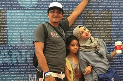Menyejukkan, Laudya Cynthia Bella dan Suami Wefie Usai Salat Berjamaah
