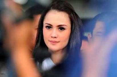 Bergelimang Harta dan Mobil Mewah, Tembok Rumah Jennifer Dunn Pakai Keramik WC?