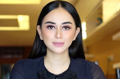Beri 'Tamparan' Manja, Candaan Aura Kasih Malah Bikin Kekasih Bule Kesal?