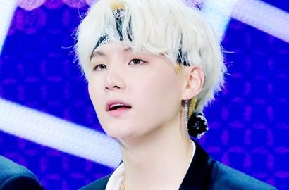 Beredar Foto Suga BTS Diduga Kelelahan dan Hampir Pingsan di MAMA 2017