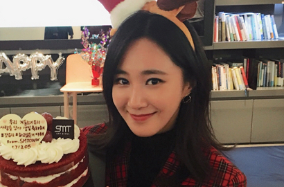 Unggah Foto-Foto Ini, Yuri Rayakan Ultah Sendirian Tanpa SNSD?