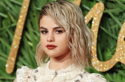 Selena Gomez Private Akun Instagram Usai Unggah Postingan Misterius
