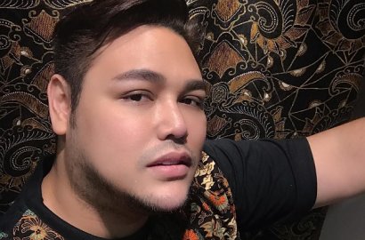 Hasilnya Keren, Ternyata Ini Rahasia Kocak di Balik Foto Manja Ivan Gunawan Cs