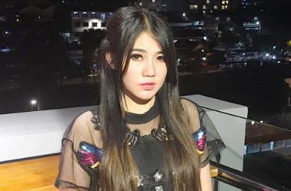 Fans Ayu Ting Ting Ngamuk, Bully Foto Jadul Via Vallen 'Dekil'