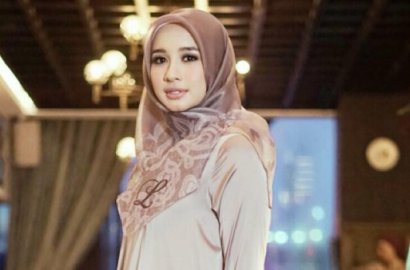 Pamer OOTD, Laudya Cynthia Bella Semakin Mantap Berbisnis Hijab
