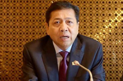 Sidang Perdana Dugaan Korupsi E-KTP Digelar, Setya Novanto Mengaku Sakit