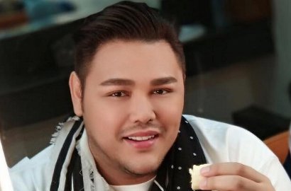 Tahun Depan Tak Bikin Gaun untuk Kontes Kecantikan, Ini Alasan Ivan Gunawan