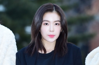Pakai Dress Ini, Cantiknya Irene di Golden Glove Awards Bikin Kesengsem