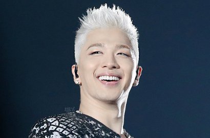 Baik Banget, Taeyang Big Bang Belikan Es Krim untuk Fans di Bandara