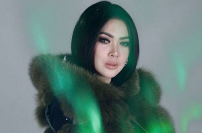 Jadi 'Ratu Udara Dewi Angin', Penampilan Syahrini Hebohkan Netter