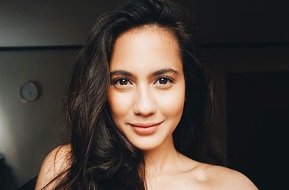 Kakak Dikabarkan Tunangan, Pevita Pearce Kok Malah Sedih Unggah Foto Ini?