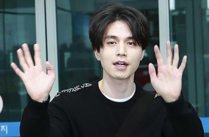 Pose di Kota Tua Jakarta, Lee Dong Wook Bagikan Foto Serunya Tur Fanmeet Asia