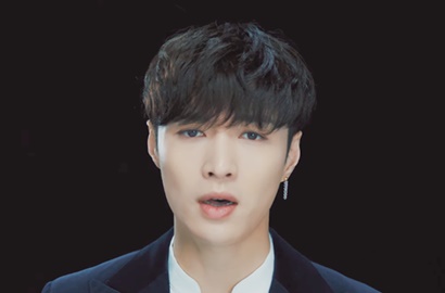 Pamerkan Kemampuan Main Piano, Lay EXO Sentimental di MV 'Goodbye Christmas'