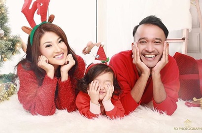 Rayakan Natal, Ruben Onsu Kunjungi Makam Ortu, Jupe dan Olga Syahputra