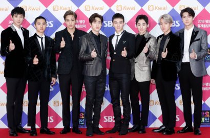 Gantengnya EXO Jadi Barista di Foto Teaser 'Universe', Mana Favoritmu?