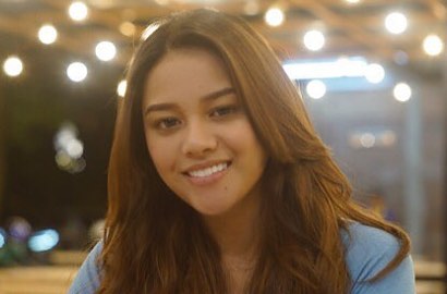 Beri Pelukan Manja, Aurel Bikin Terharu Panggil Pengasuh Arsy-Arsya Sebagai 'Emak'