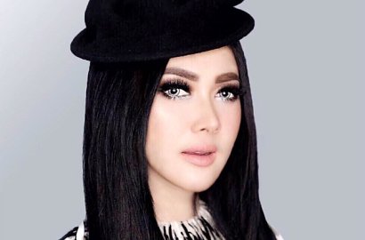 Syahrini Pamer Foto Cantik Saat Liburan di London, Netter Soroti Kejanggalan Ini