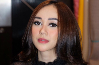 Aura Kasih Asyik Berendam Bareng Pacar Bule, Netter Sibuk Bahas Ini