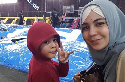 Absen, Risty Tagor Malah Terima Hadiah Bunga Pernikahan Rifky Balweel dari Sang Anak