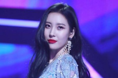 Punya Kaki Ramping dan Jenjang, Sunmi Malah Dibilang Mirip Nenek-Nenek