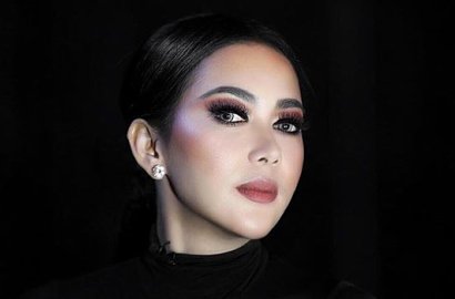 Cium Wanita Seksi, Syahrini 'Diceramahi' Netter Karena Dikira Lesbi