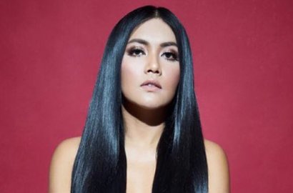 Fans Berat, Denada Bersyukur Dibilang Mirip Nicki Minaj di MV Baru