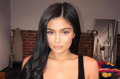Sempat Bikin Heboh, Foto Kylie Jenner Hamil yang Beredar Ternyata Palsu?