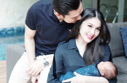 Makin Aktif Usai Melahirkan, Ini Rahasia Sandra Dewi Agar Punya Banyak ASI