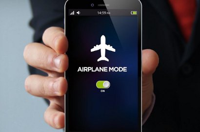 Inikah Alasan Sebenarnya Kenapa Kamu Harus Aktifkan Mode Pesawat Saat Terbang?