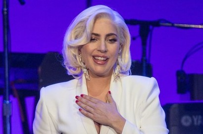 Beri Bocoran, Lady GaGa Unggah Teaser 'Joanne' Versi Piano