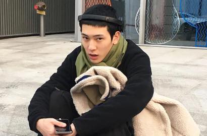 Jadi Pacar Suzy dan Tae Yeon di Video Musik, Model Ganteng Ini Curi Perhatian