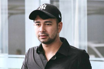 'Ditinggal' Nagita-Ayu Ting Ting, Raffi Diisukan Kencan dengan Wanita Lain