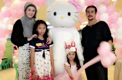 Sempat Ribut, Dina Lorenza Bungkam Ditanya Isu Cerai dengan Mantan Cut Keke