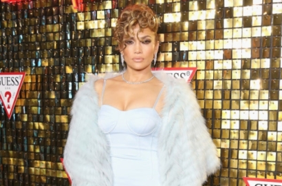 Bos GUESS Dituding Lakukan Pelecehan Seksual, Jennifer Lopez 'Geram'
