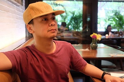 Pakai Adat Palembang, Raditya Dika Dipuji Ganteng Saat Prewedding