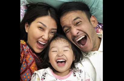 Selalu Harmonis, Ruben Onsu Tega Pisahkan Sarwendah dari Putrinya?