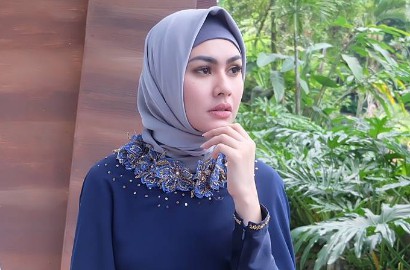 Hapus Foto-Foto Seksi, Intip 5 Bukti Kartika Putri Makin Cantik Saat Berhijab