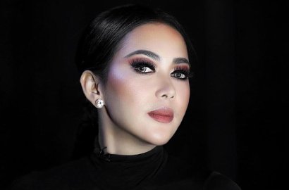 Punya 'Pintu', Sepatu Unik Syahrini Ini Harganya Bisa Buat DP Rumah