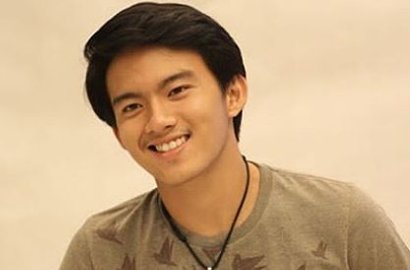 Tak Berani Sapa Meski Rindu, Gusti Rayhan Selalu Doakan Farhat Abbas