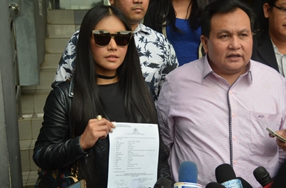 Datangi Polda Bersama Pengacara, Denada Mantap Perkarakan Haters