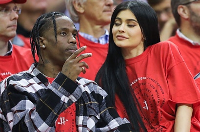 Kylie Jenner dan Travis Scott Bikin Tato Kembar untuk Sang Putri?